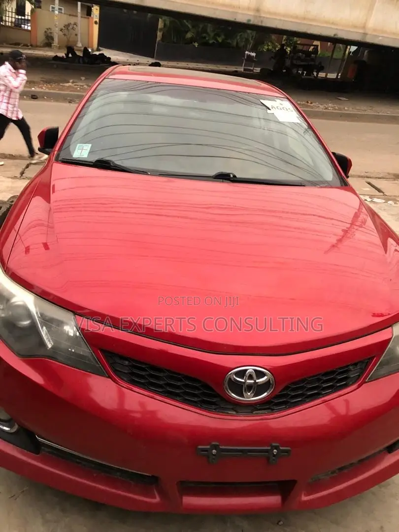 Toyota Camry SE 4dr Sedan (2.5L 4cyl 6A) 2014 Red