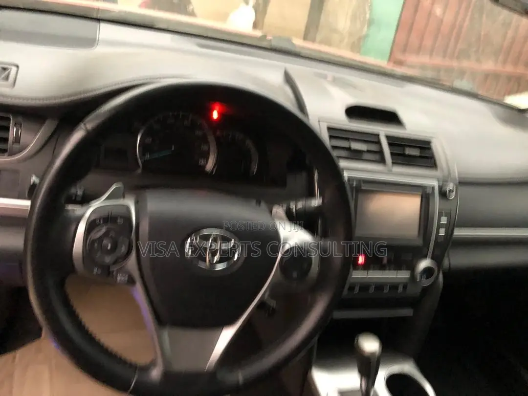 Toyota Camry SE 4dr Sedan (2.5L 4cyl 6A) 2014 Red