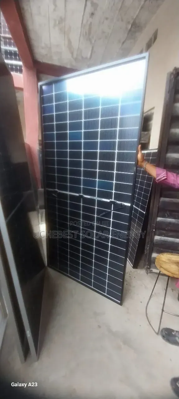 650w 144cell 51.2v Jinko Panel All Black