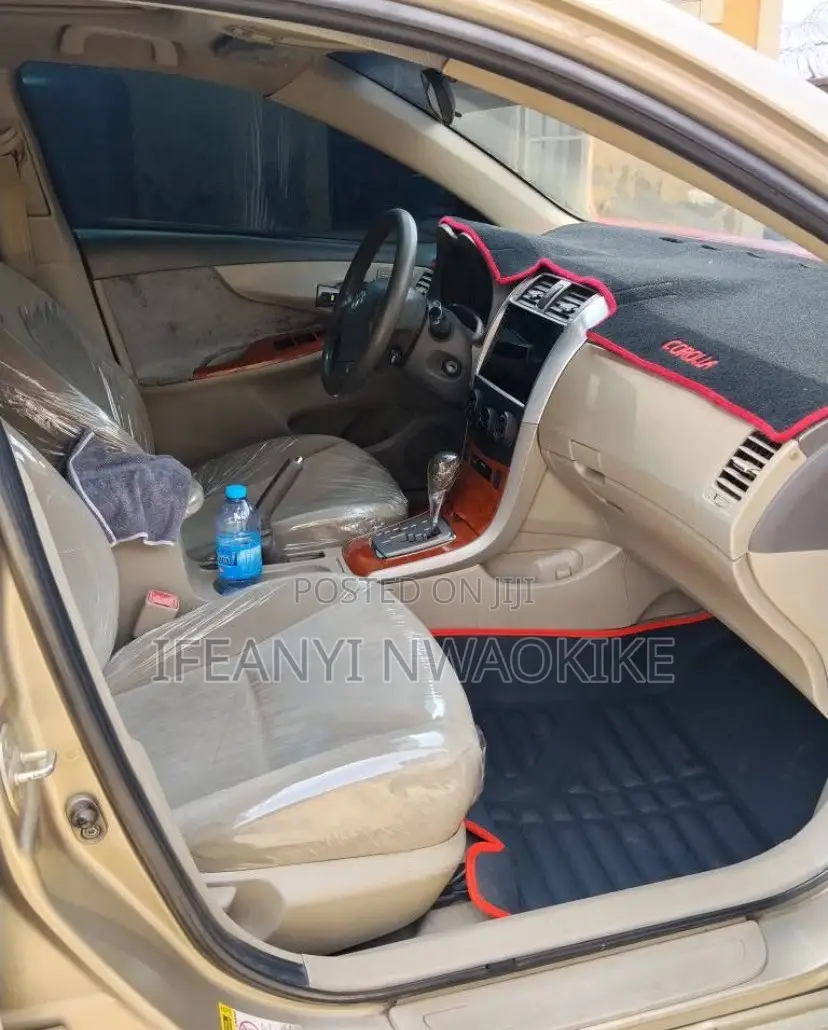 Toyota Corolla XLE 4dr Sedan (1.8L 4cyl 4A) 2009 Gold