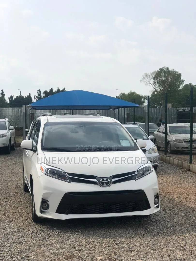 Toyota Sienna 2016 White