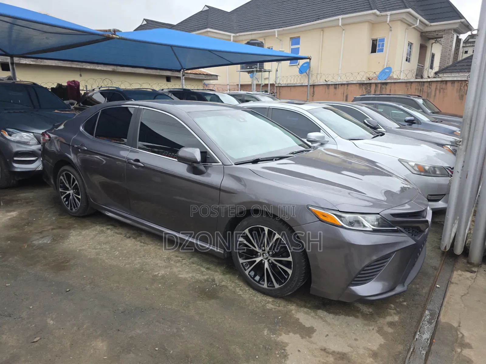 Toyota Camry SE (2.5L 4cyl 8A) 2019 Gray
