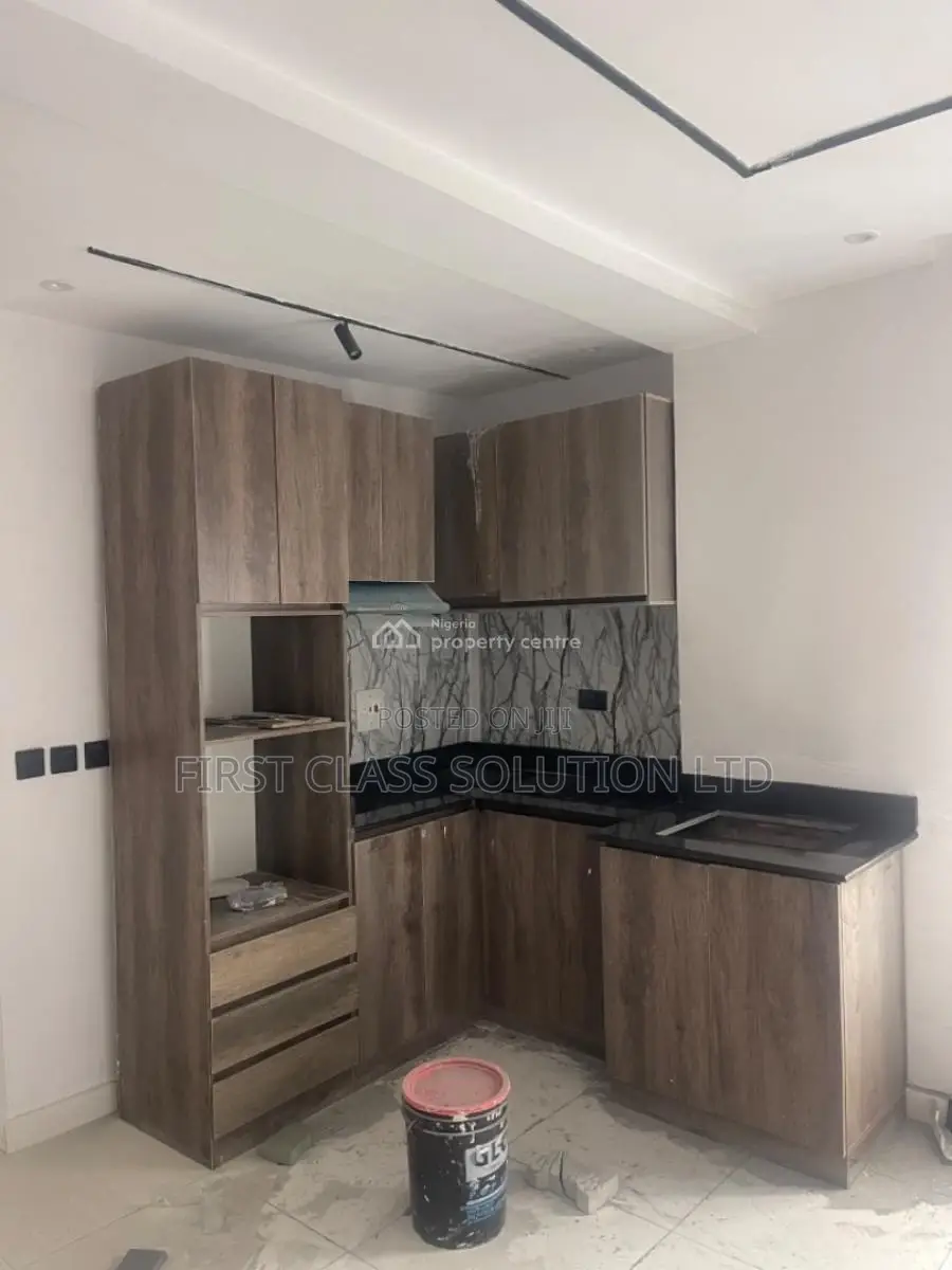 Mini Flat in New Road Opposite for sale