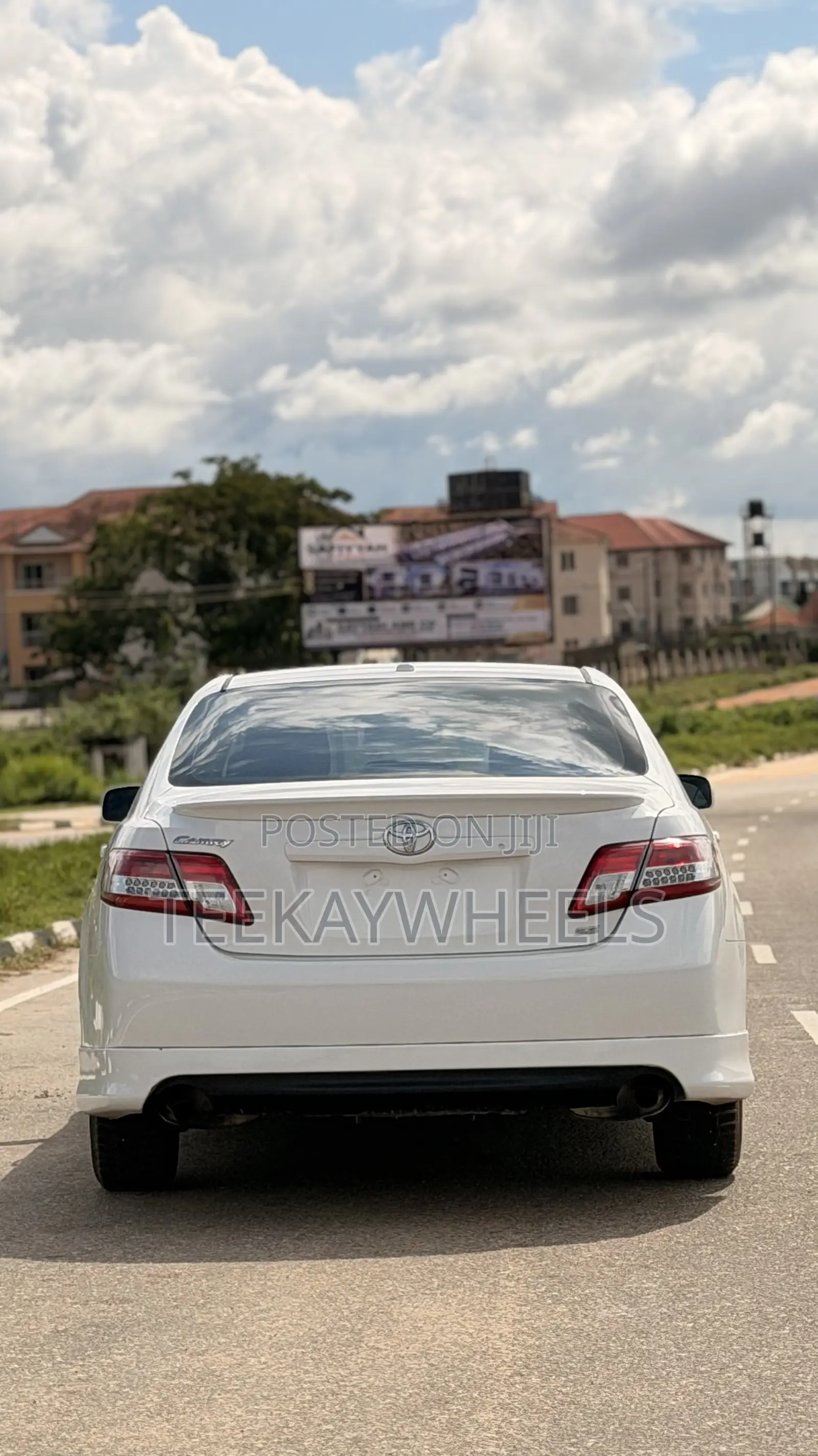 Toyota Camry SE 4dr Sedan (2.5L 4cyl 6AM) 2010 White