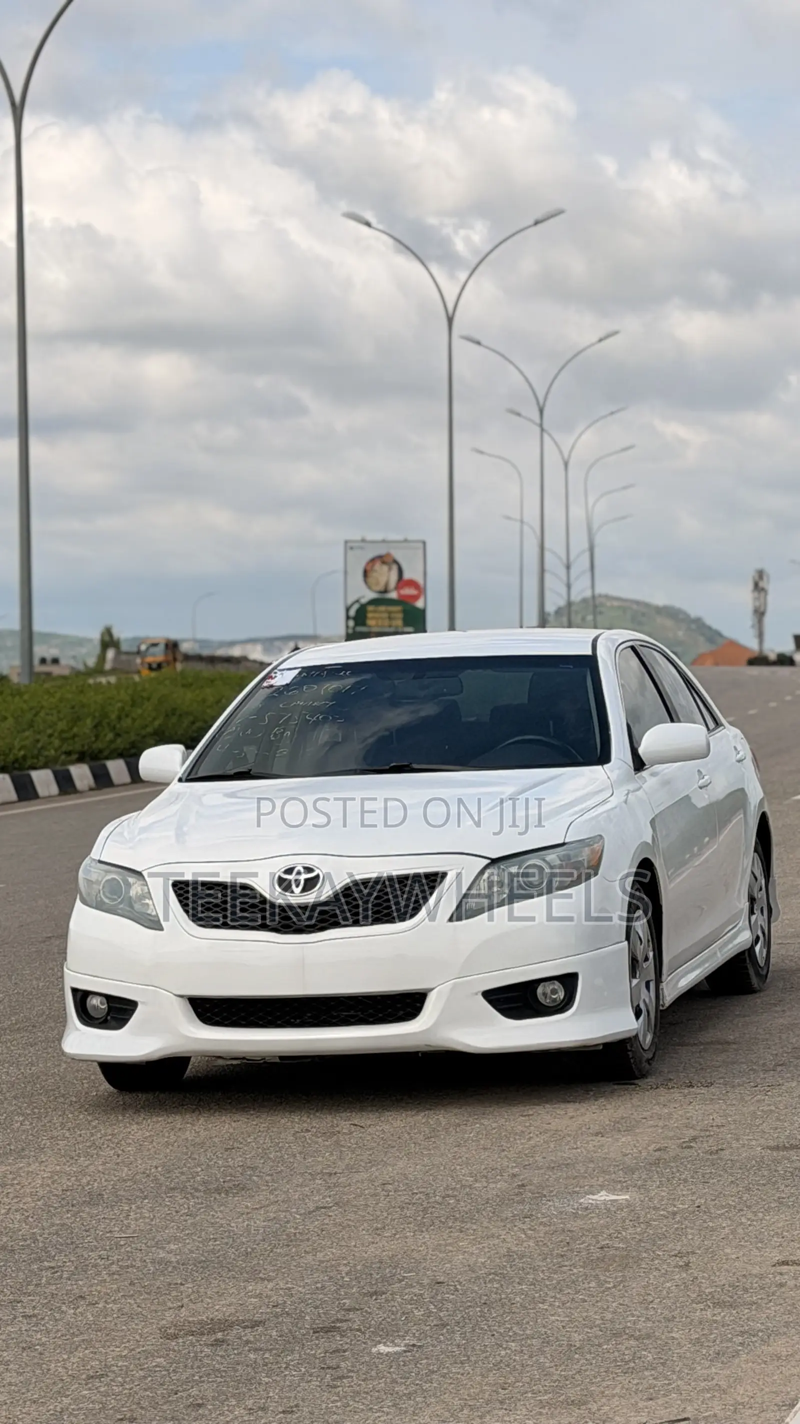 Toyota Camry SE 4dr Sedan (2.5L 4cyl 6AM) 2010 White