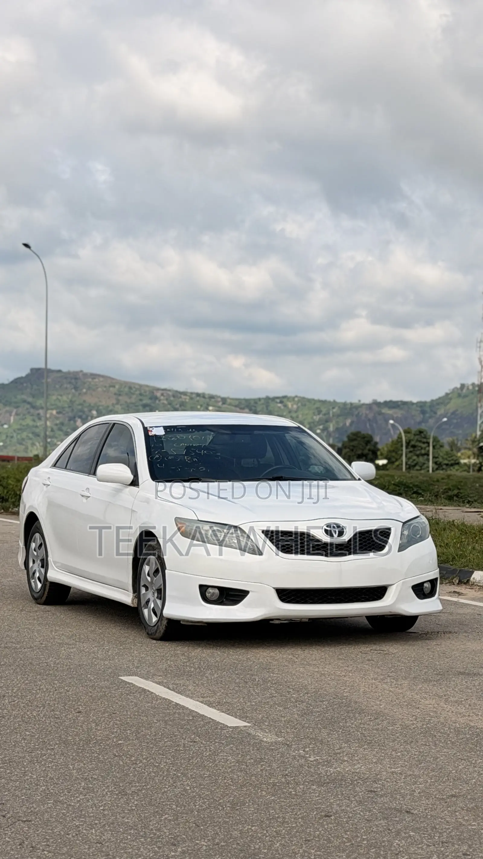 Toyota Camry SE 4dr Sedan (2.5L 4cyl 6AM) 2010 White