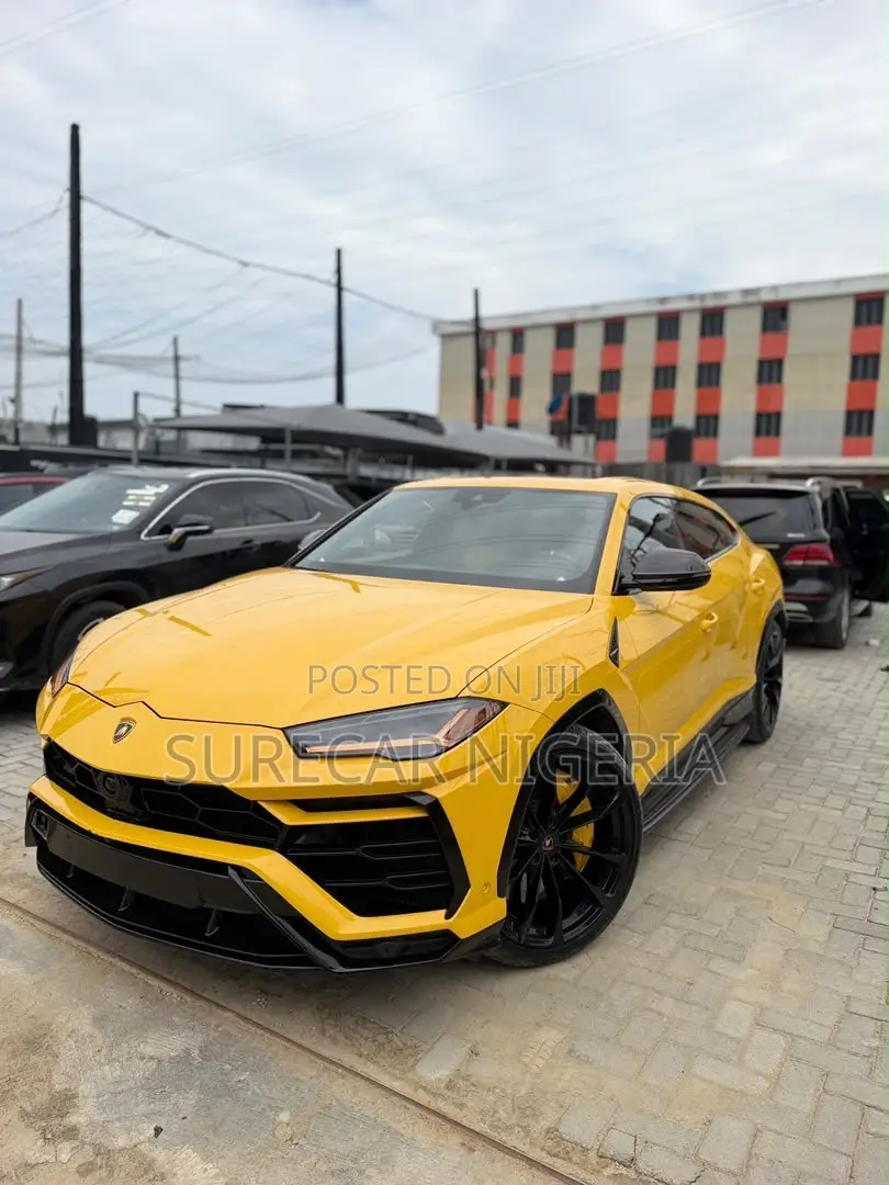 Lamborghini Urus 2022 Yellow