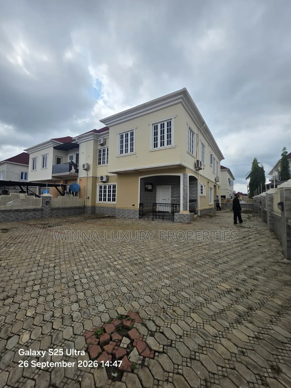 5bdrm Duplex in River Park Estate, Lugbe District for rent