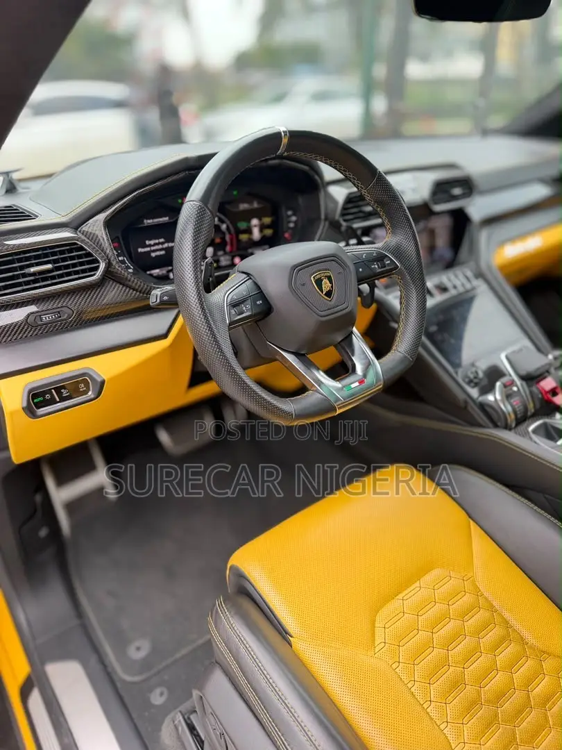 Lamborghini Urus 2022 Yellow
