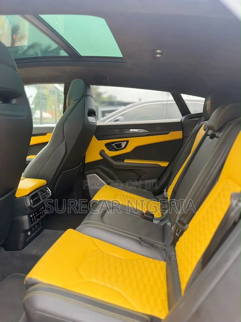 Lamborghini Urus 2022 Yellow