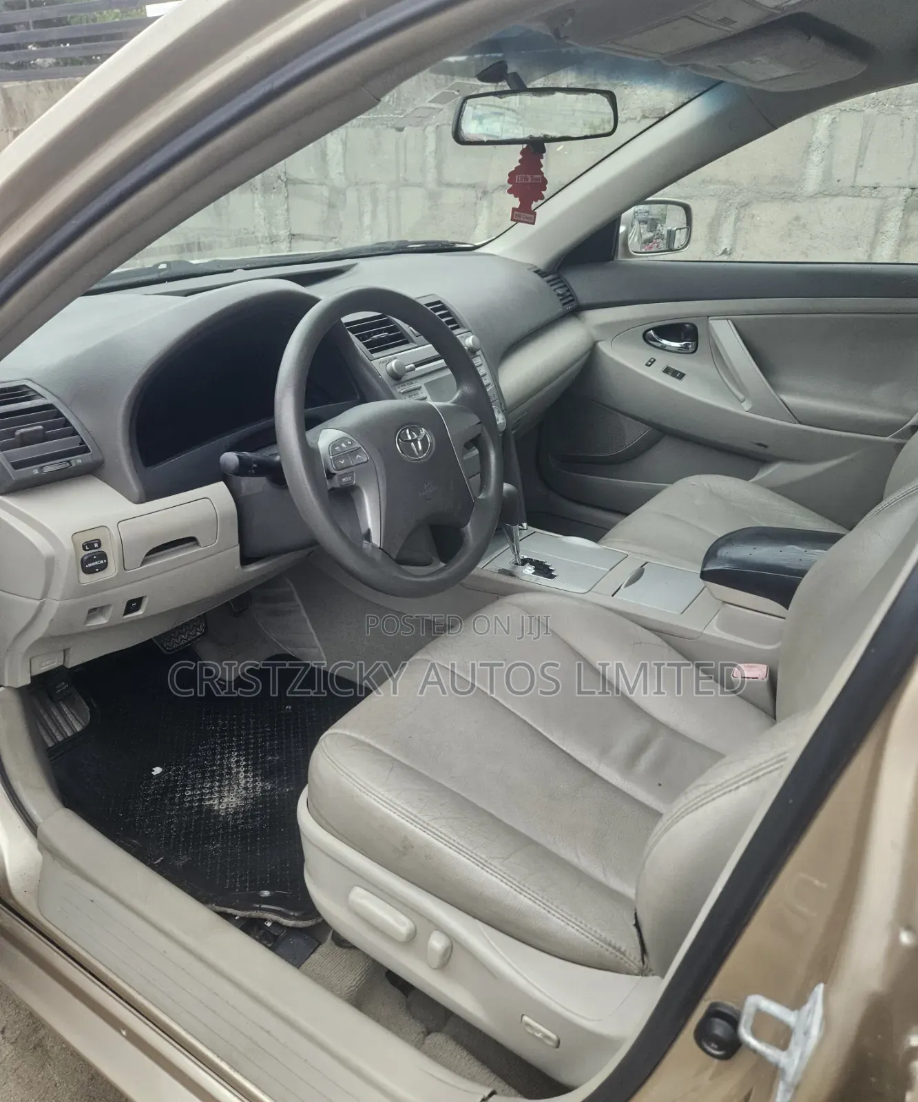 Toyota Camry 2011 Gold