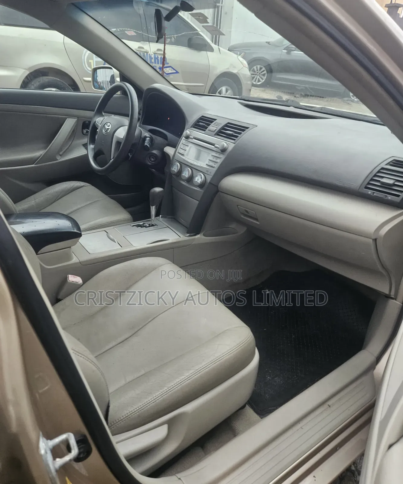 Toyota Camry 2011 Gold