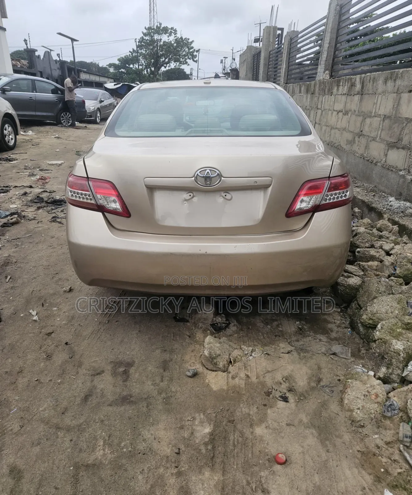 Toyota Camry 2011 Gold