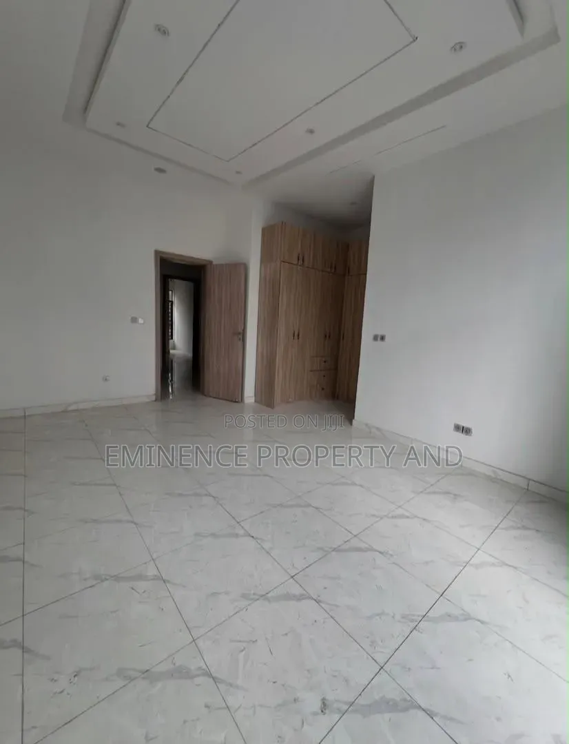 4bdrm Duplex in Ikota for rent
