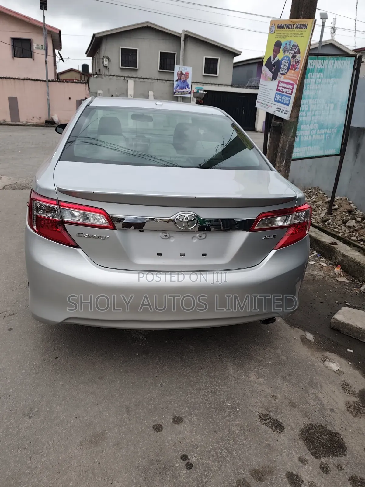 Toyota Camry XLE 4dr Sedan (2.5L 4cyl 6A) 2014 Silver