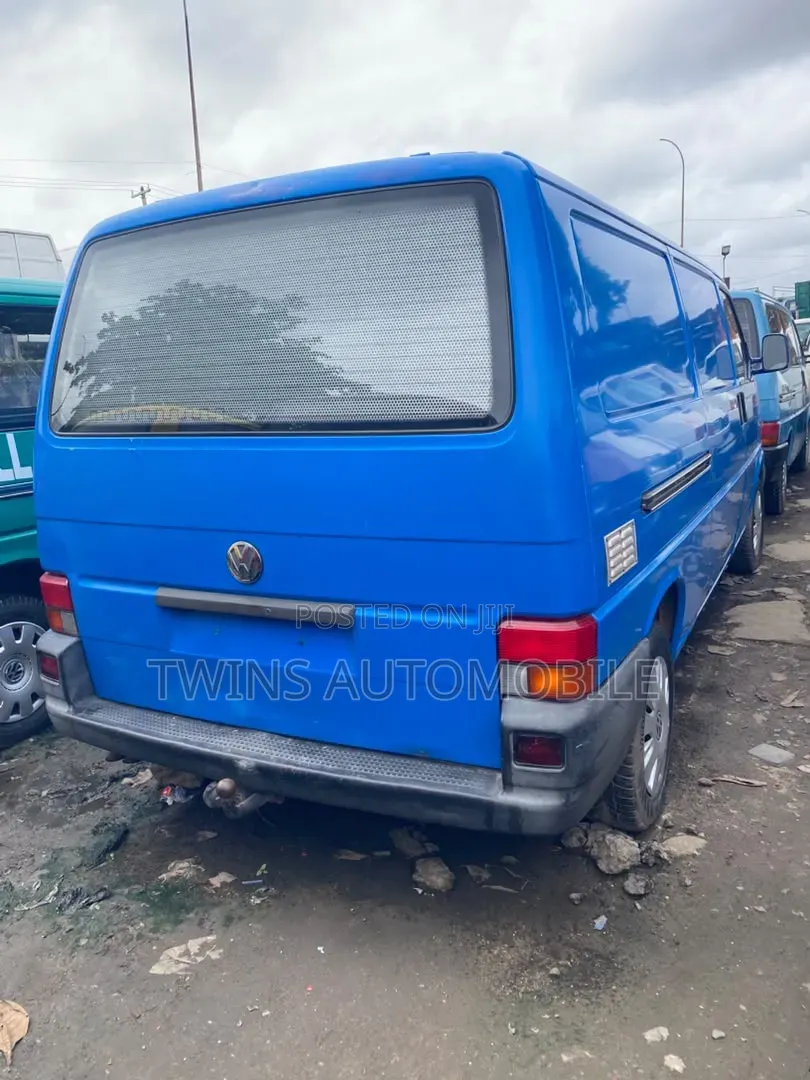 Volkswagen Transporter 2002 Blue