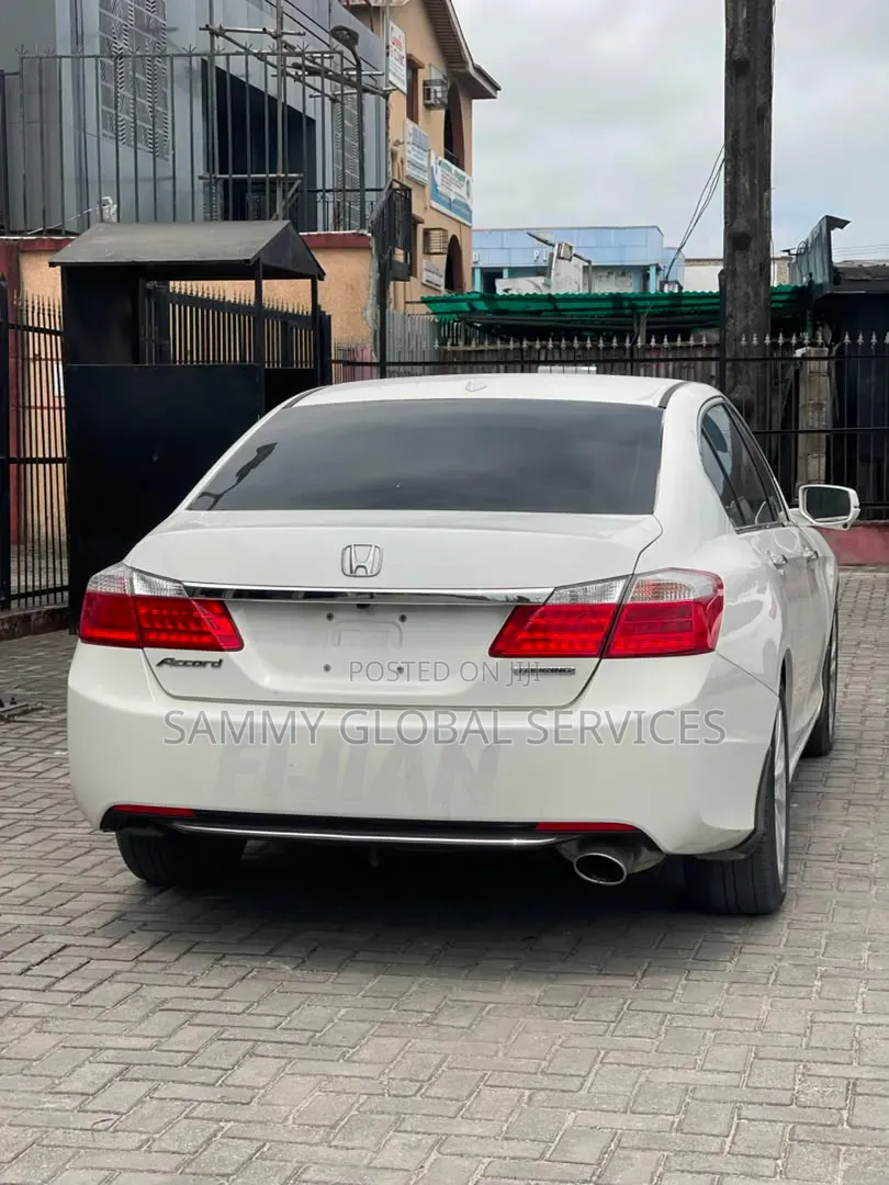 Honda Accord EX-L 4dr Sedan (2.4L 4cyl CVT) 2015 White