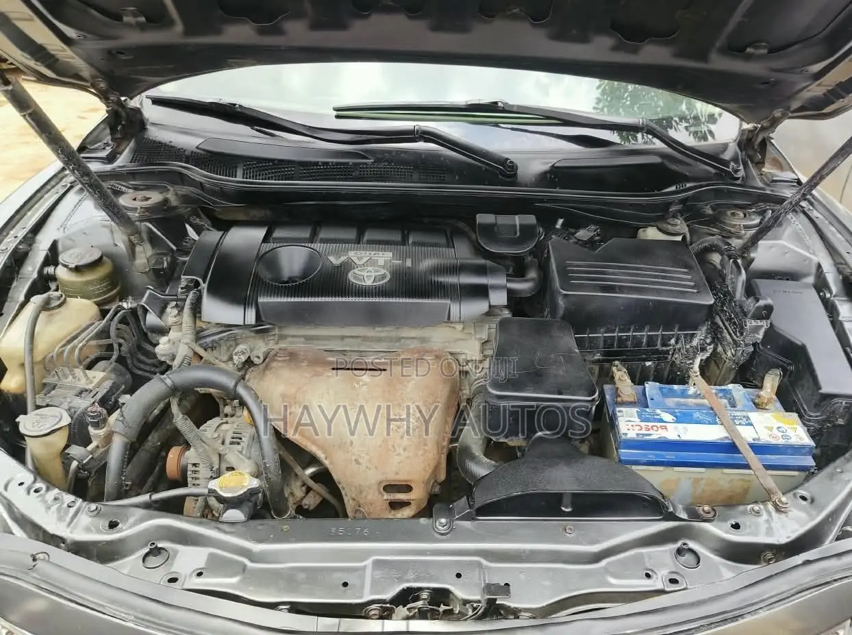 Toyota Camry LE 4dr Sedan (2.5L 4cyl 6AM) 2010 Gray