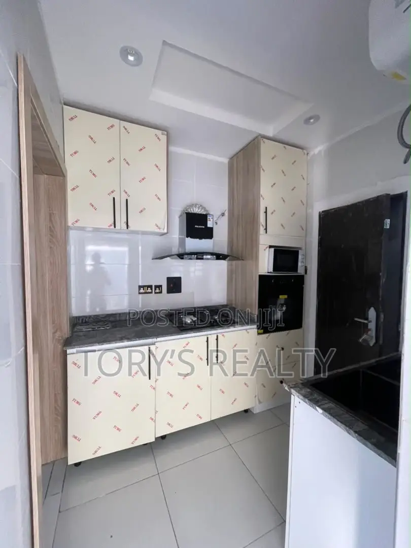 2bdrm Townhouse/Terrace in Lekki Phase 2 for sale
