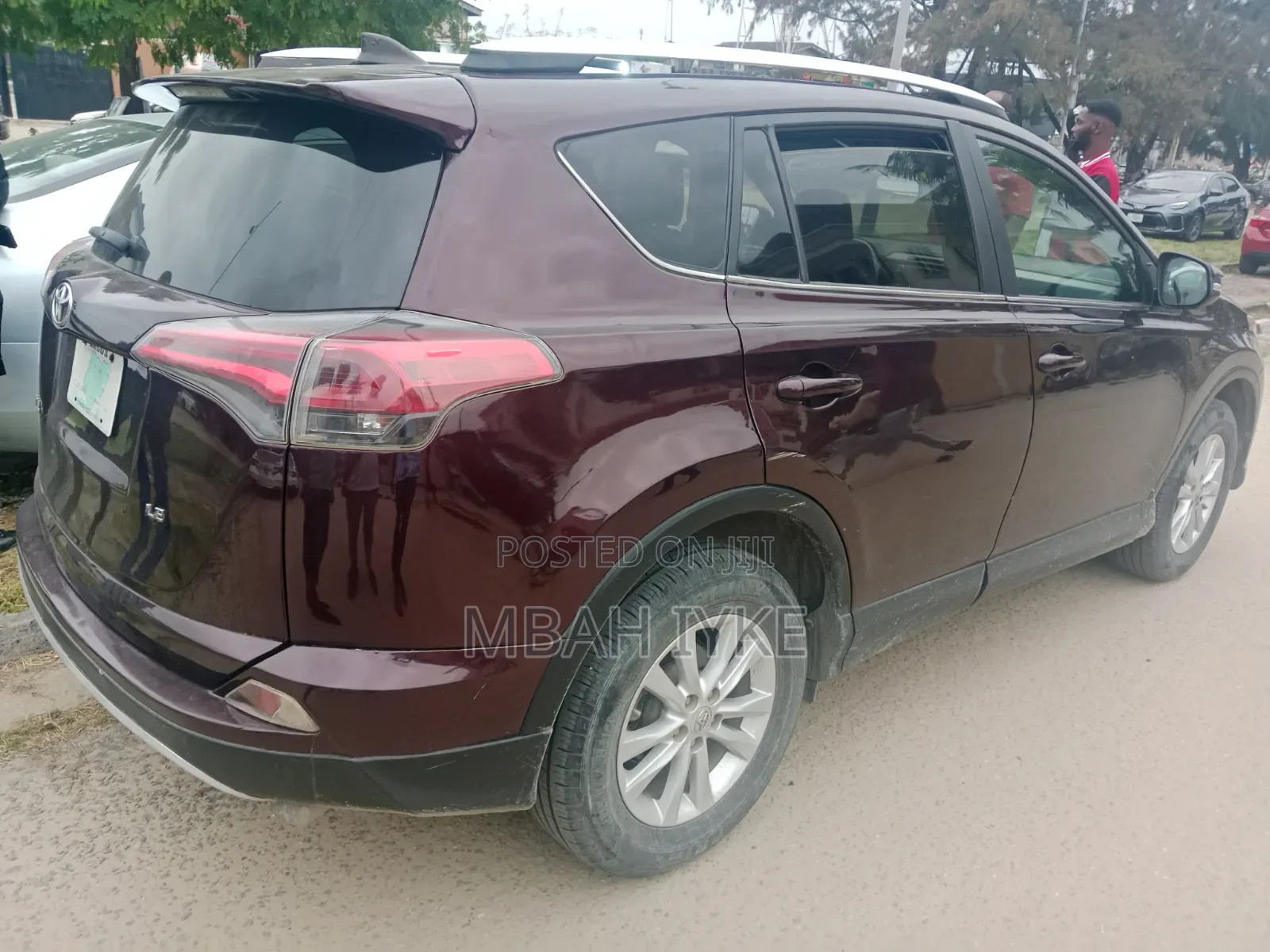 Toyota RAV4 LE FWD (2.5L 4cyl 6A) 2016 Brown