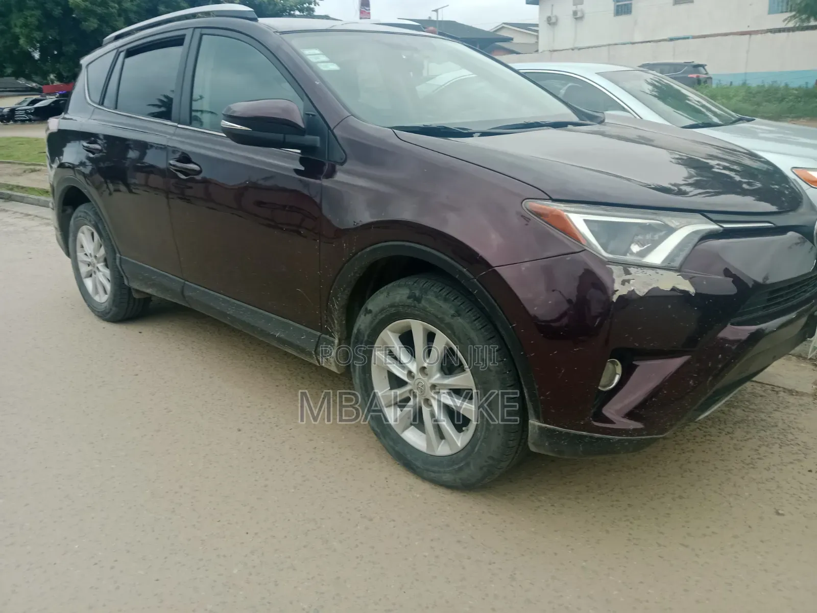 Toyota RAV4 LE FWD (2.5L 4cyl 6A) 2016 Brown