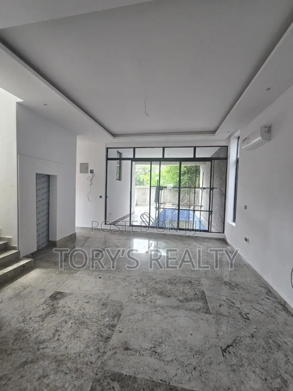 6bdrm Duplex in Banana Island for rent