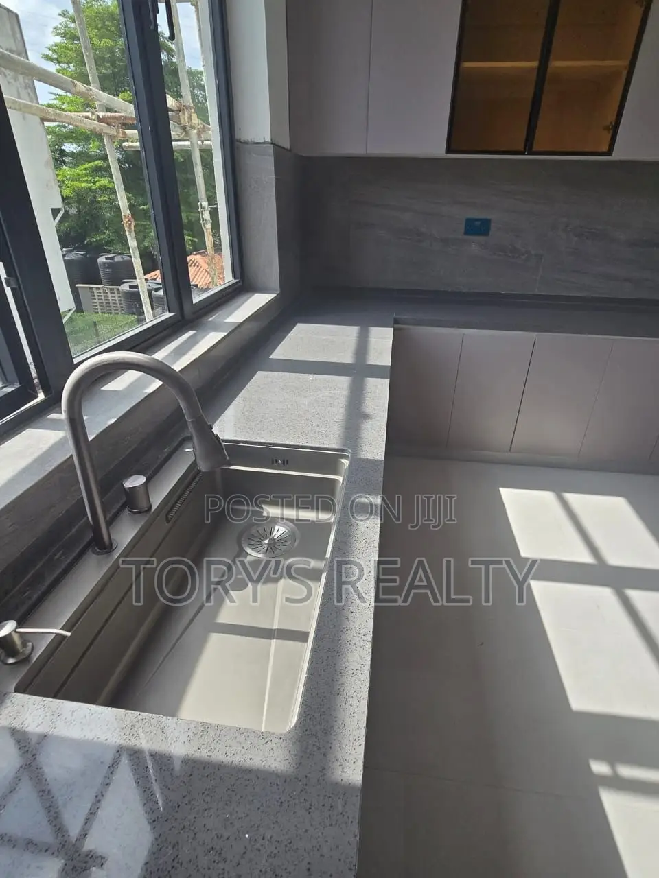 6bdrm Duplex in Banana Island for rent