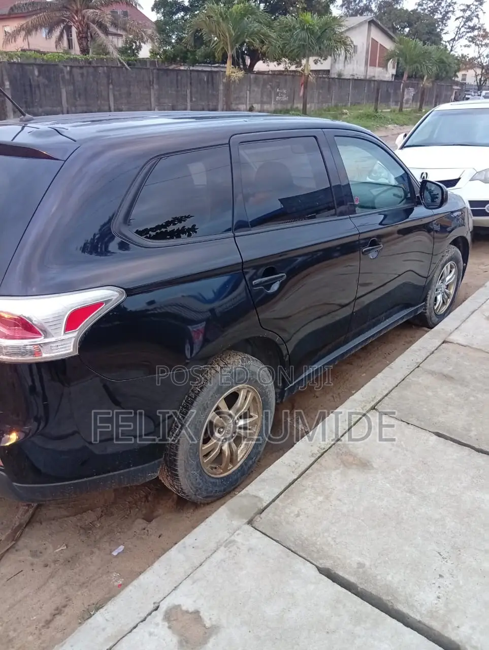 Mitsubishi Outlander 2014 Black