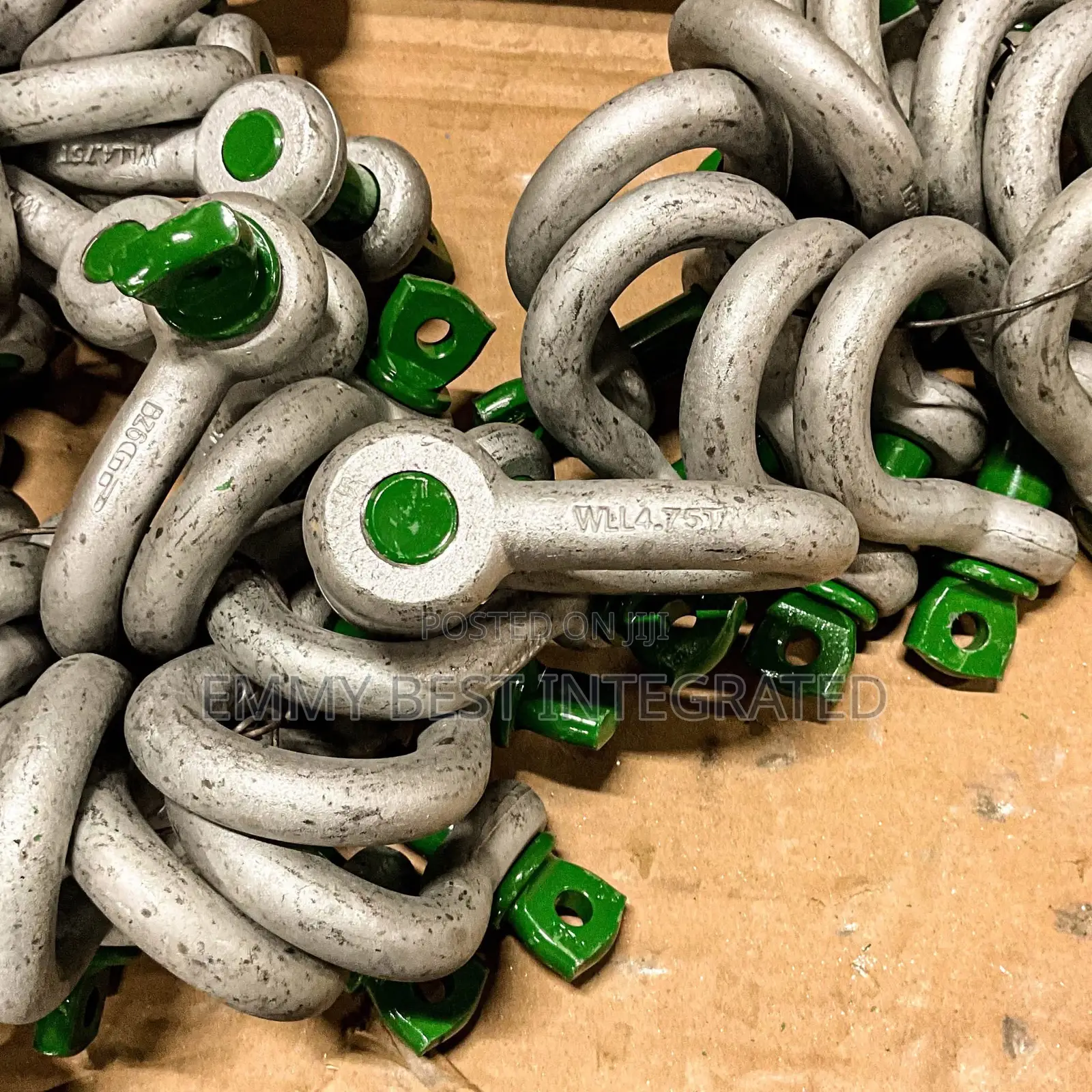 Green Pin Bow Shackles