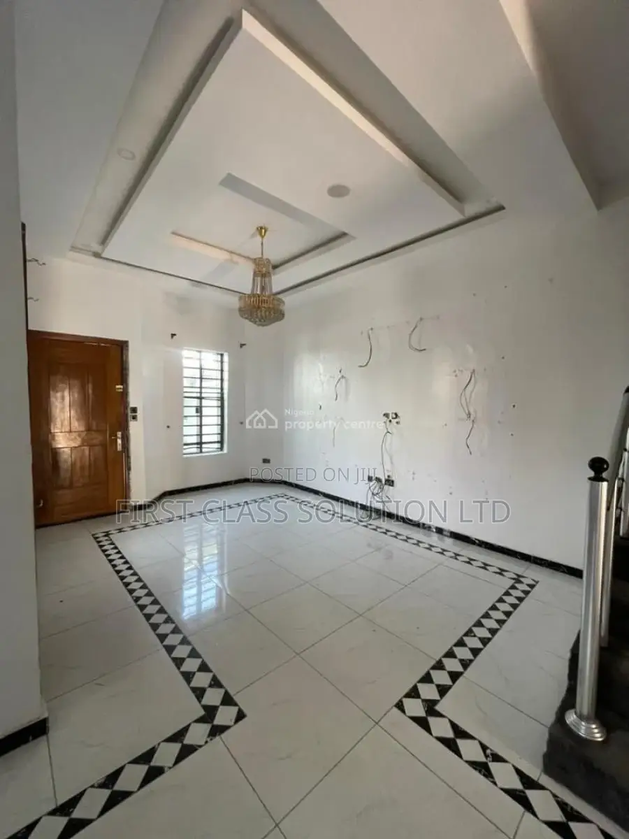 4bdrm Duplex in Osapa, Lekki, Lagos for sale
