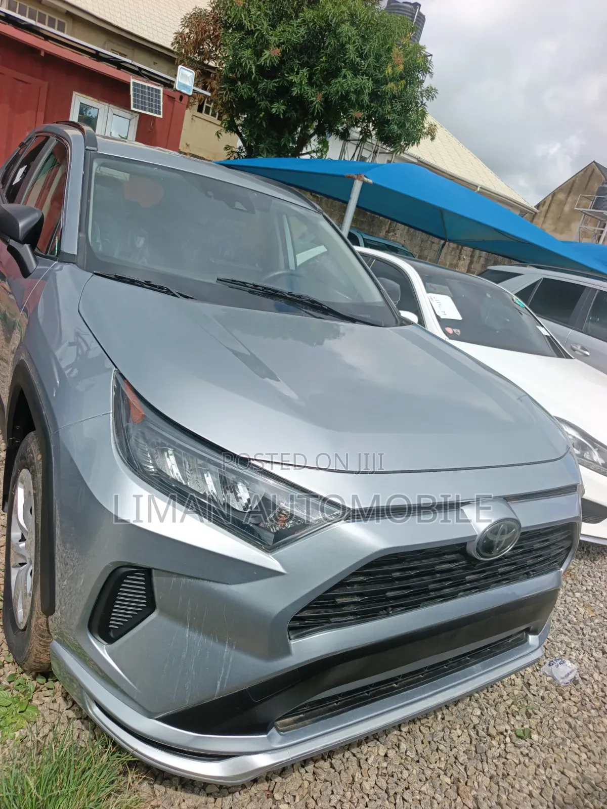 Toyota RAV4 LE FWD 2020 Silver