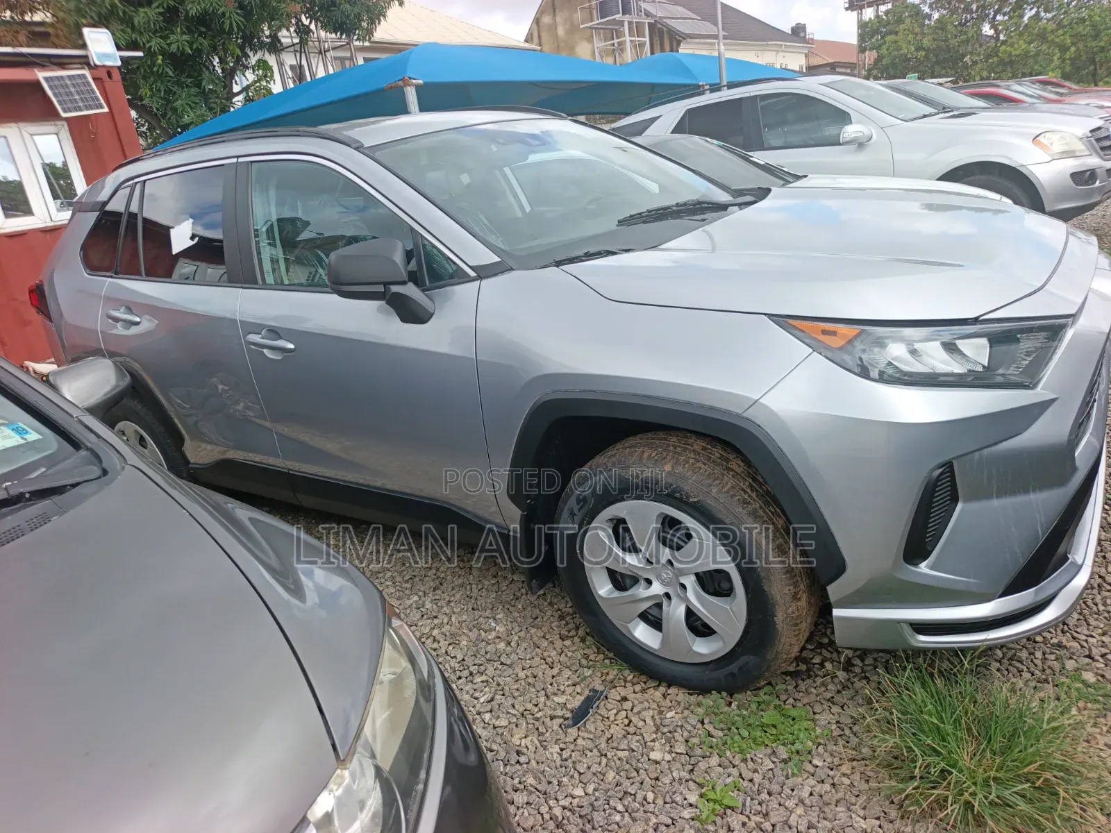 Toyota RAV4 LE FWD 2020 Silver