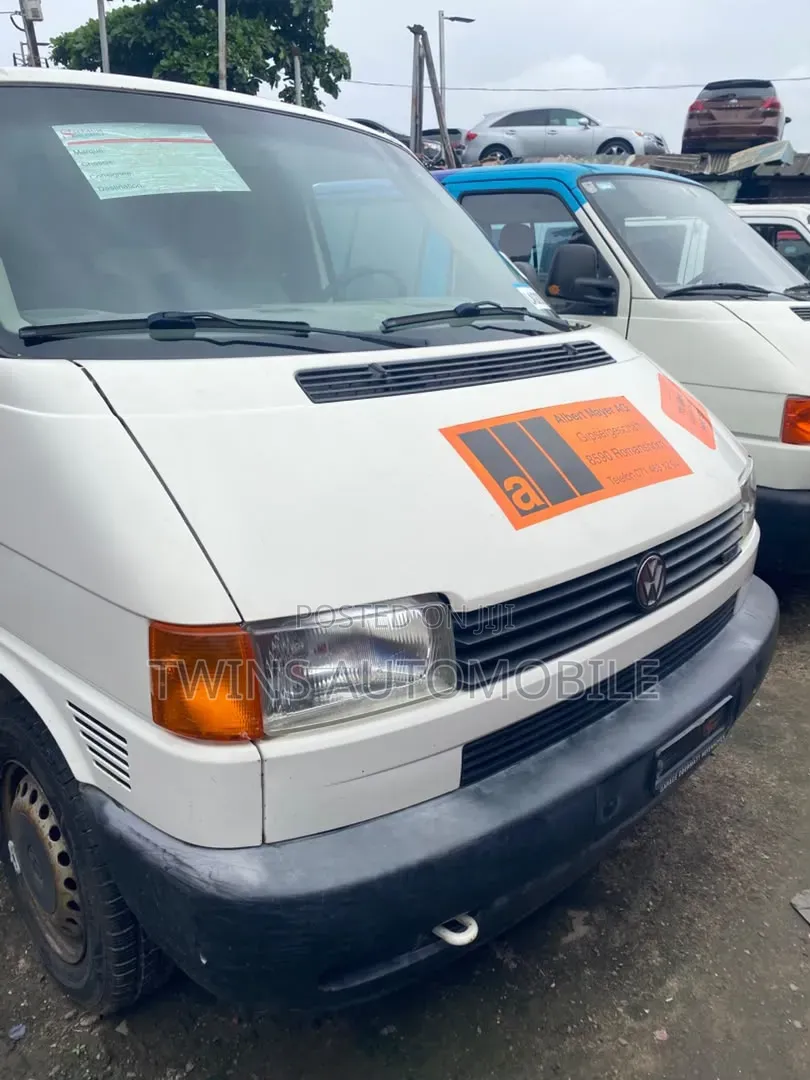 Volkswagen Transporter 2002 White