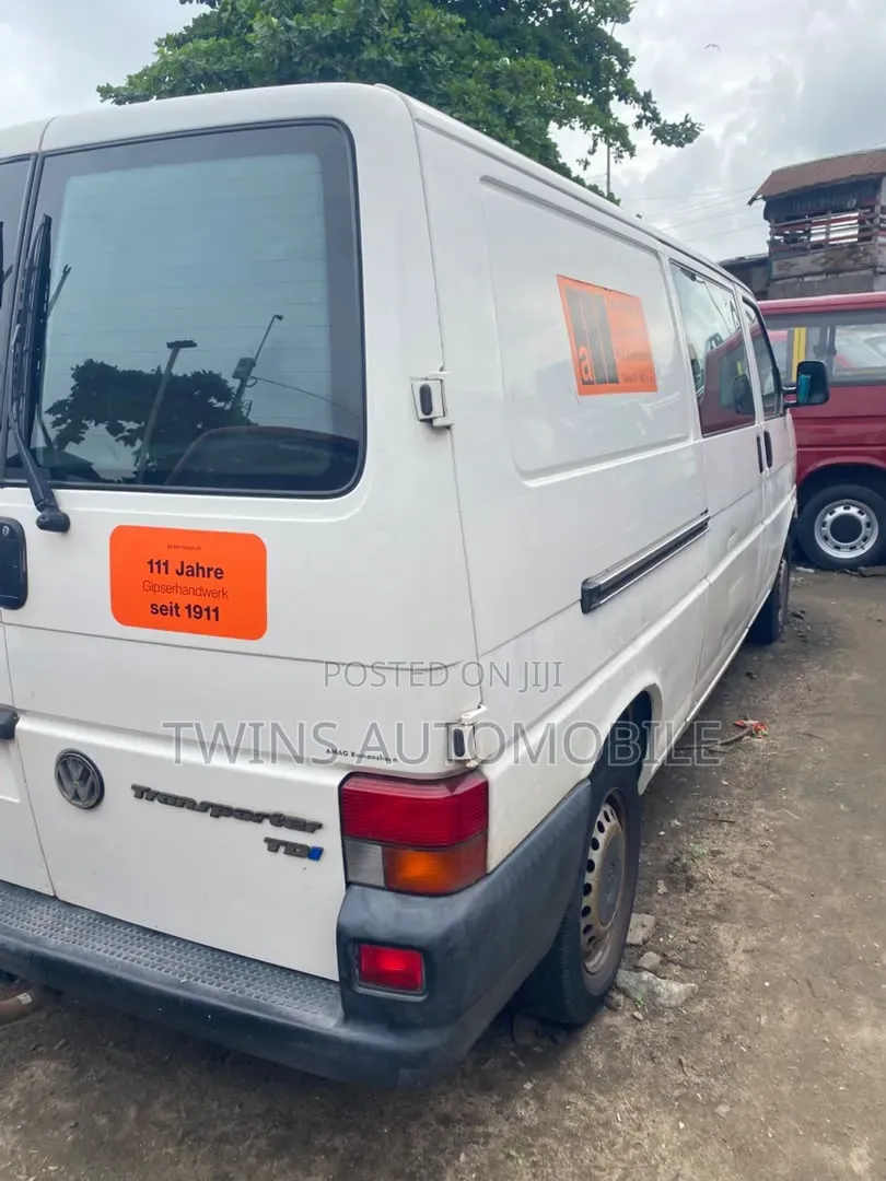 Volkswagen Transporter 2002 White