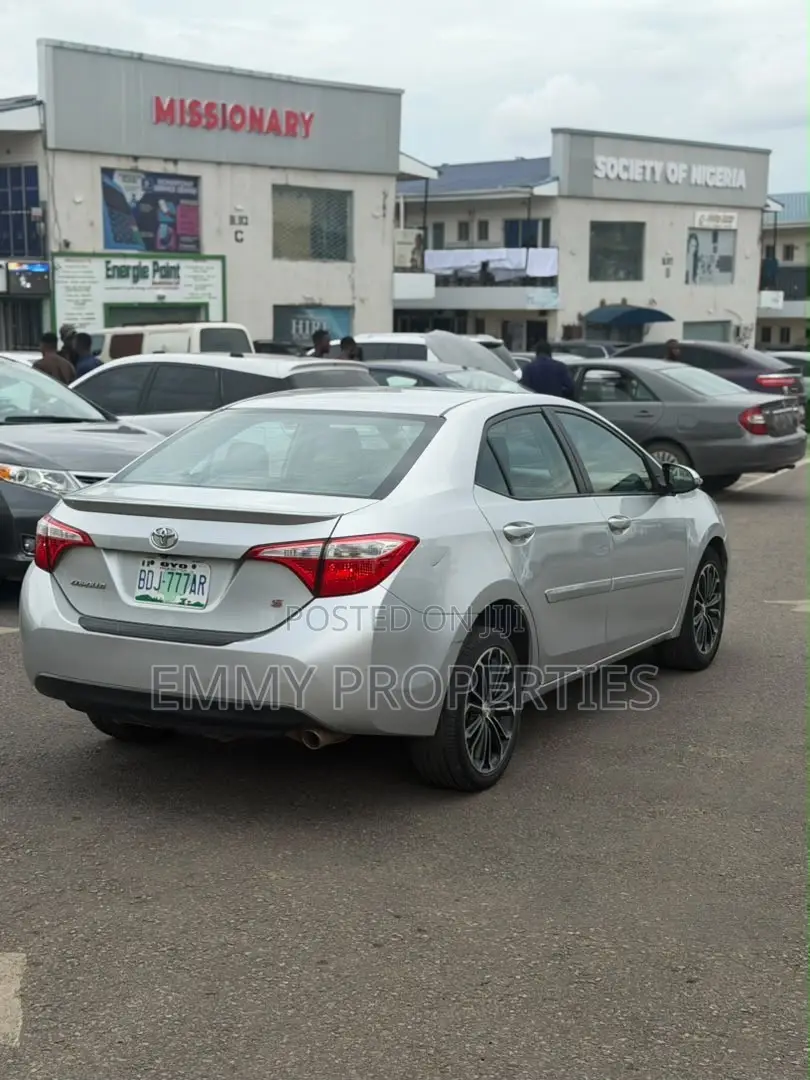 Toyota Corolla S 4dr Sedan (1.8L 4cyl CVT) 2016 Silver