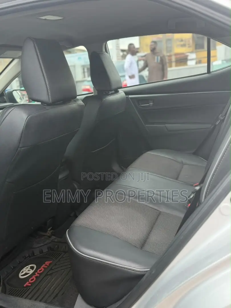 Toyota Corolla S 4dr Sedan (1.8L 4cyl CVT) 2016 Silver