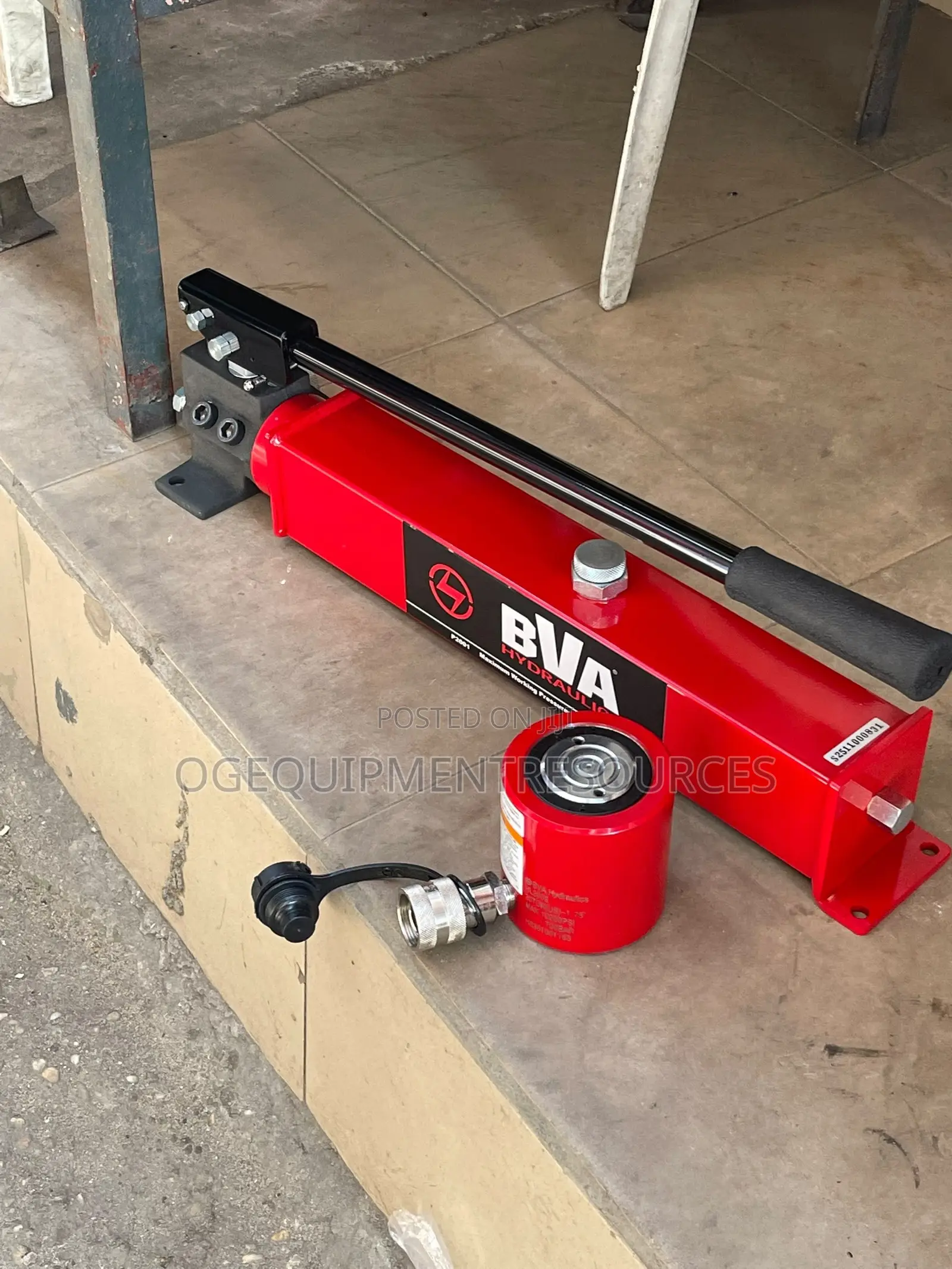 BVA Hydraulics P-Series 2-Speed Hand Pump.