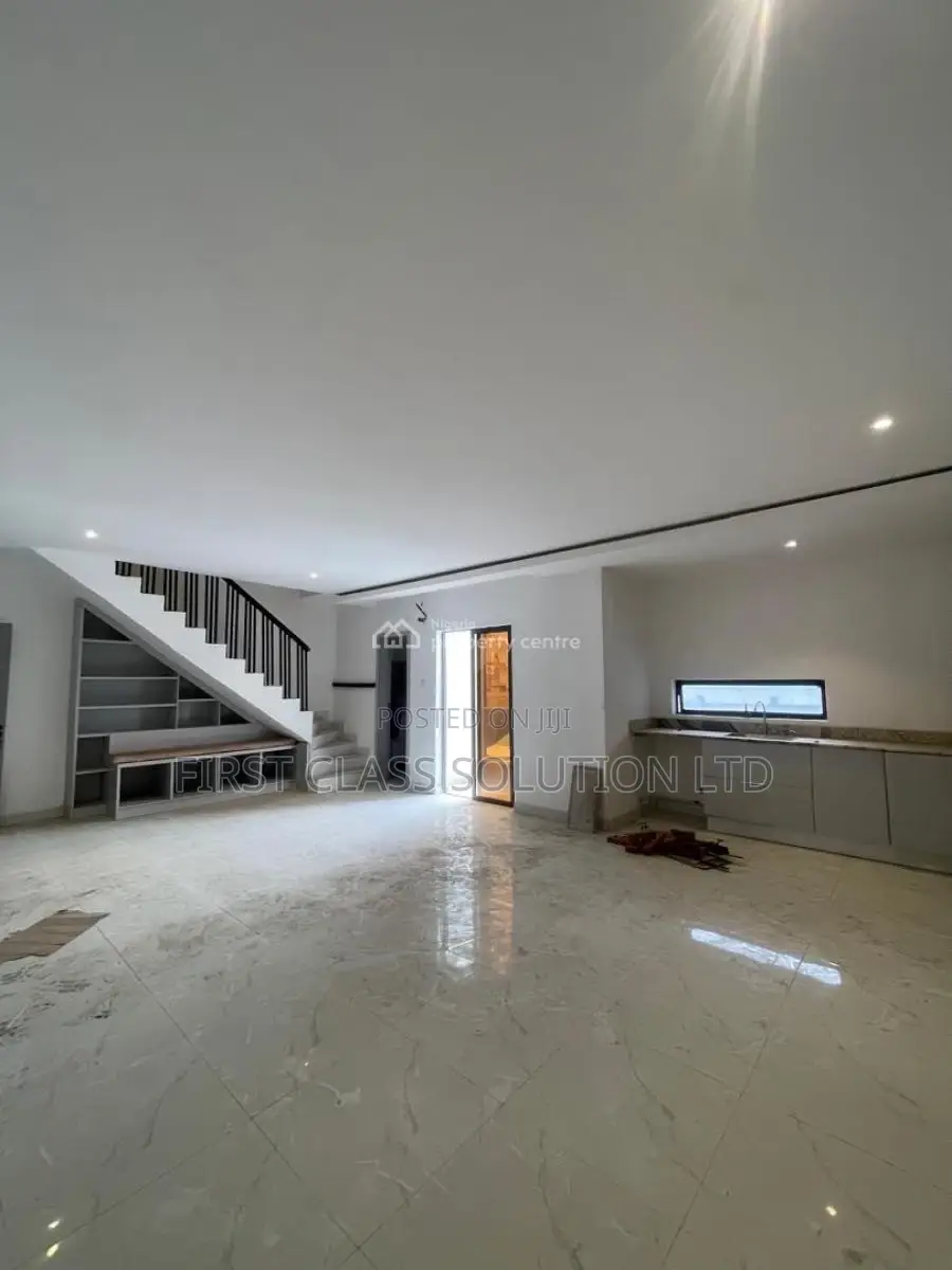 2bdrm Maisonette in Off Freedom Way, for sale