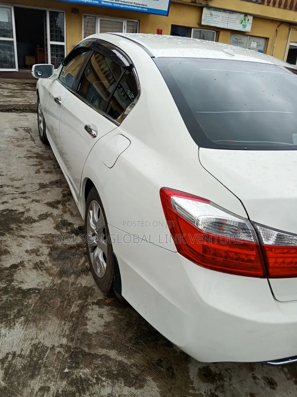 Honda Accord 2013 White