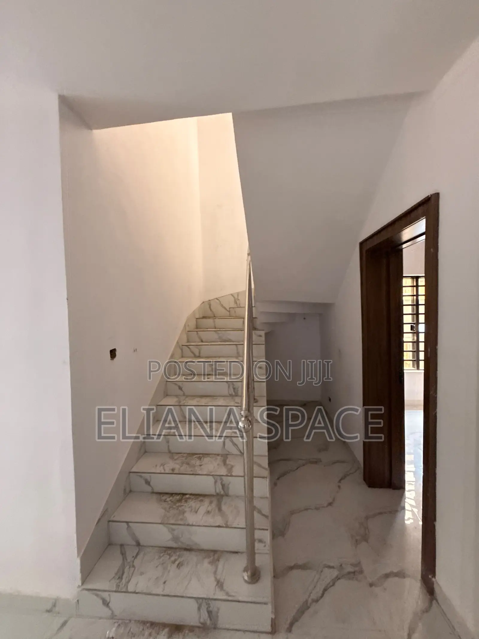 5bdrm Duplex in Phase 2 for sale
