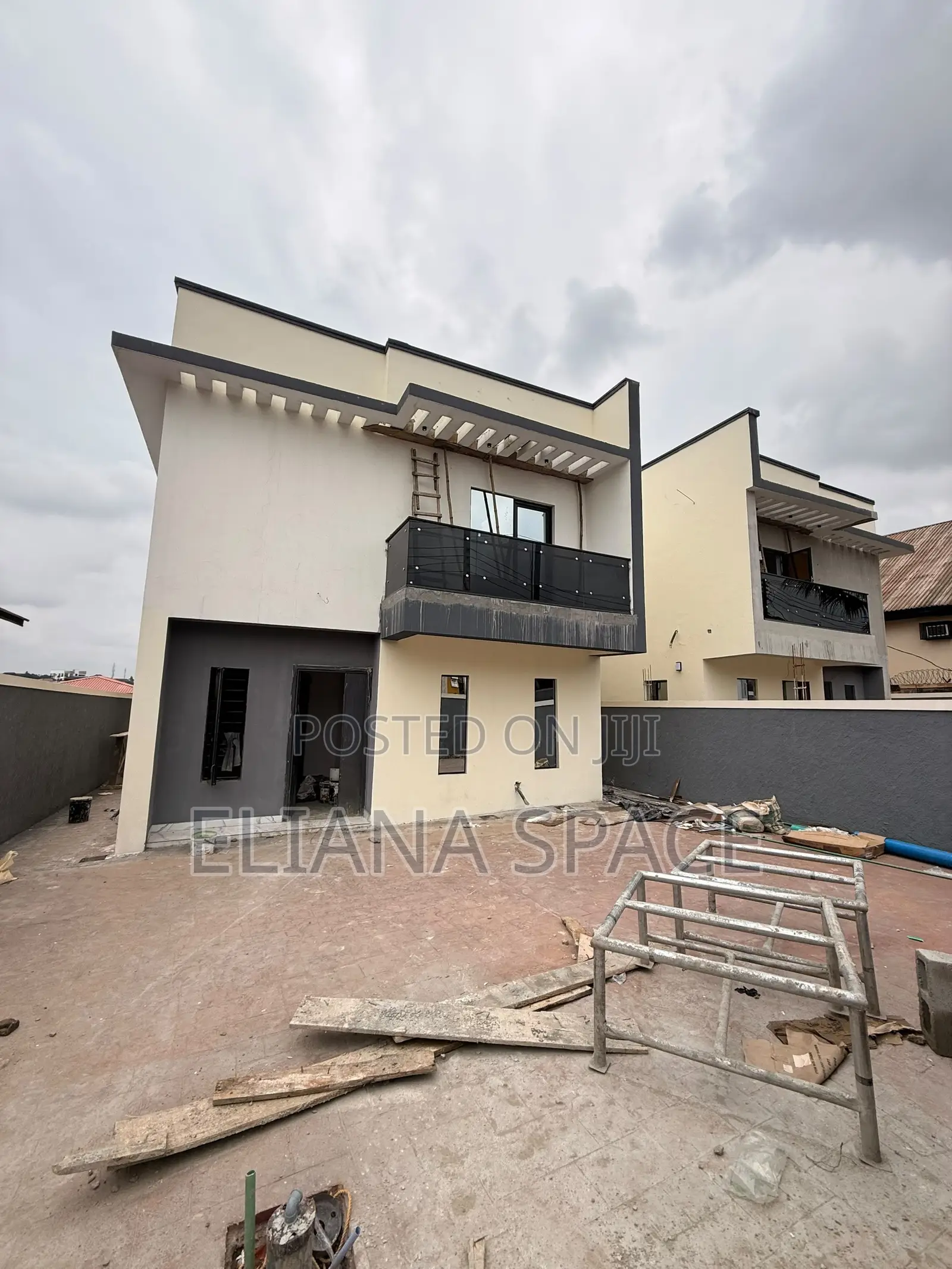 5bdrm Duplex in Phase 2 for sale
