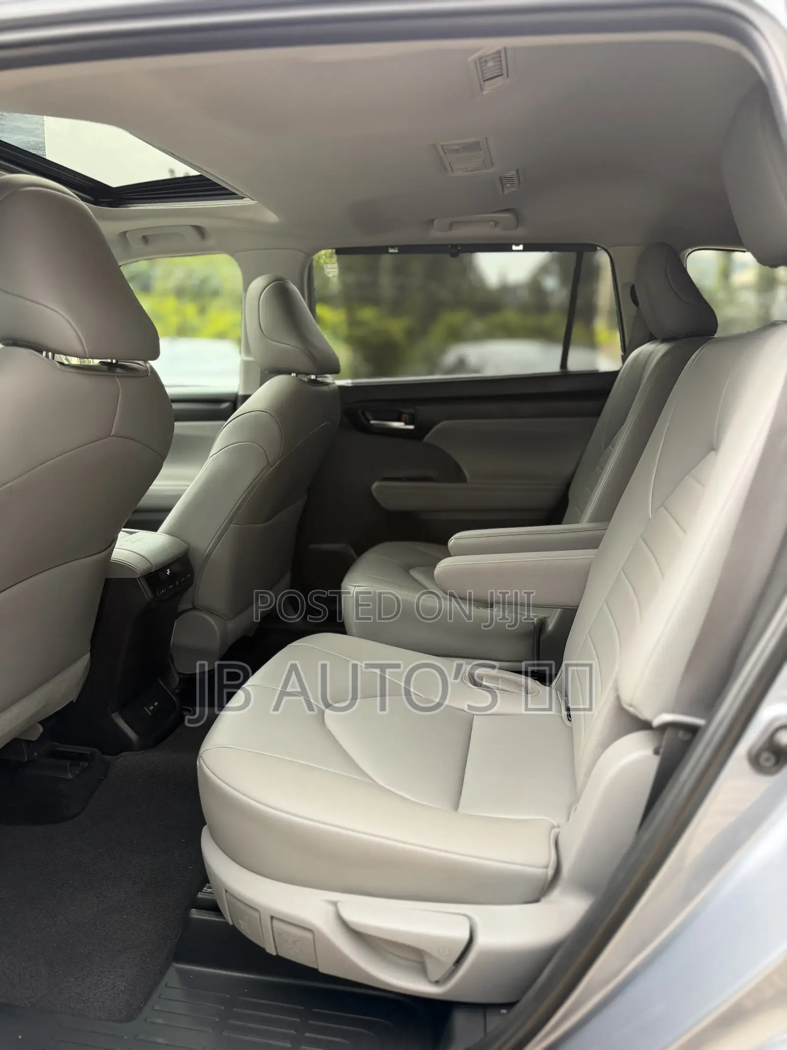Toyota Highlander XLE AWD 2024 Blue