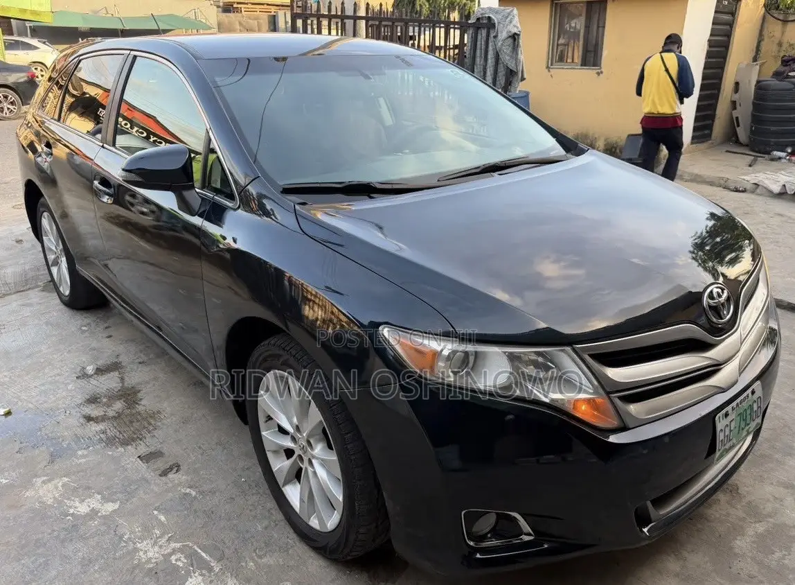 Toyota Venza LE AWD 2013 Black