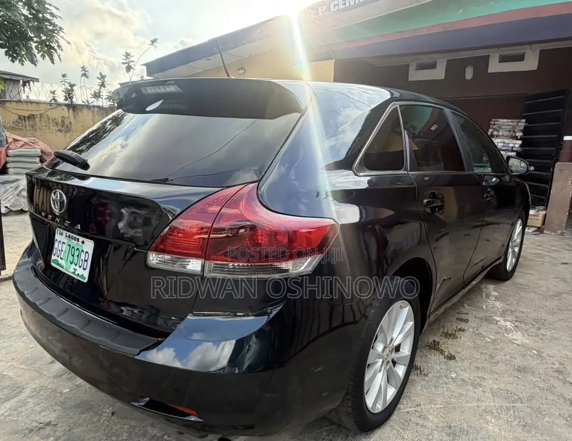 Toyota Venza LE AWD 2013 Black