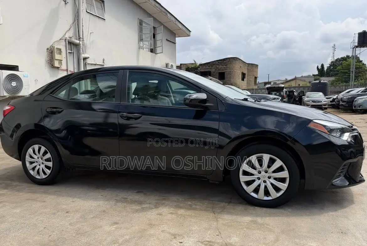 Toyota Corolla LE 4dr Sedan (1.8L 4cyl CVT) 2016 Blue