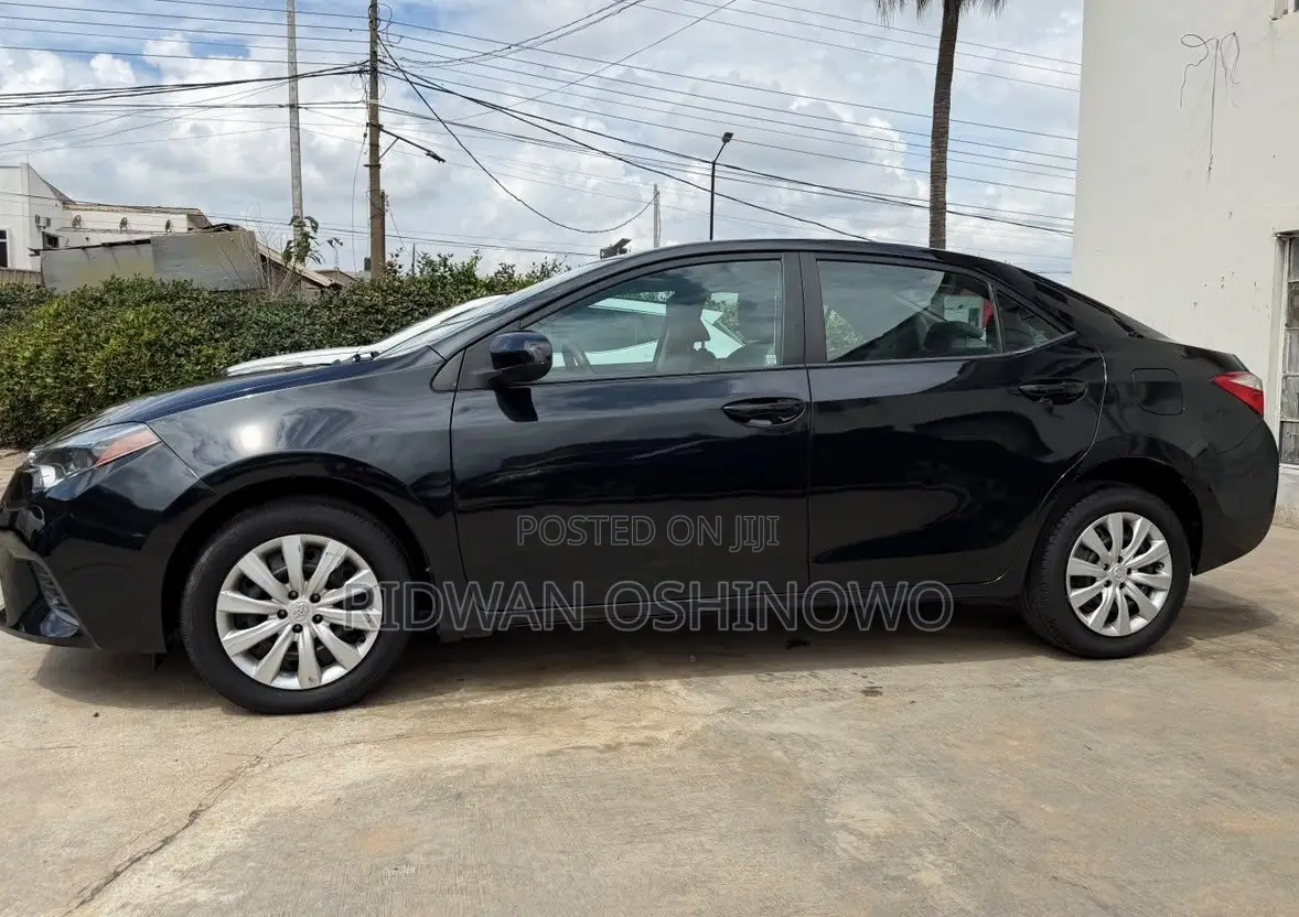 Toyota Corolla LE 4dr Sedan (1.8L 4cyl CVT) 2016 Blue
