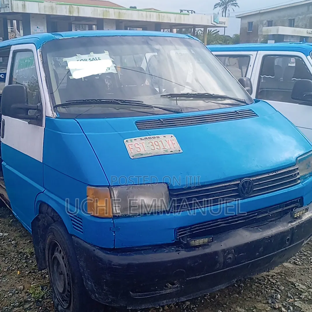 Volkswagen AAC 1995 Blue