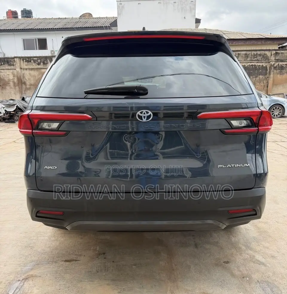 Toyota Highlander Platinum AWD 2024 Blue