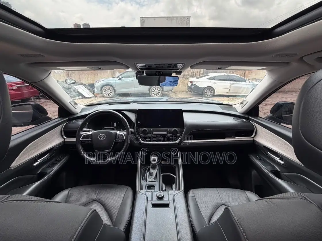 Toyota Highlander Platinum AWD 2024 Blue