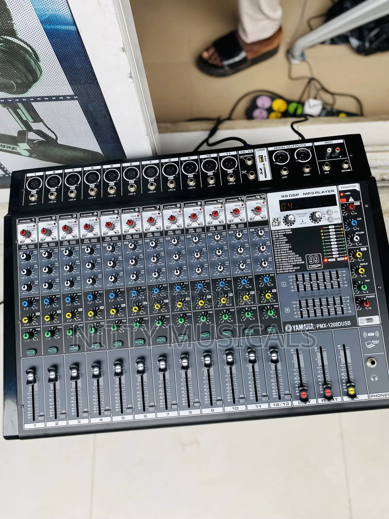 Yamaha 12 Channels Powered Mixer